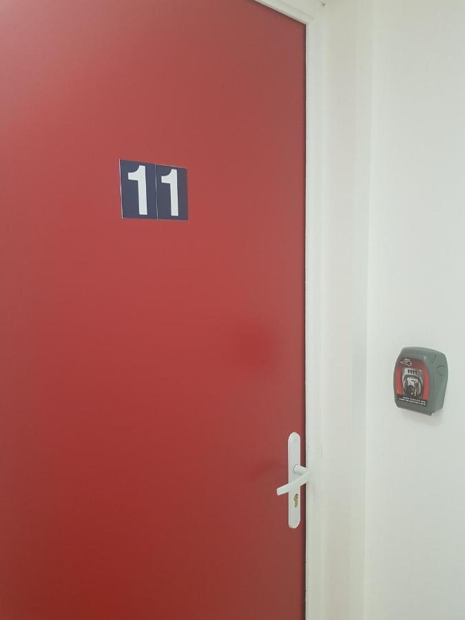 Appartement 11 - Très joli 2 pièces neuf avec vue sur jardin et parking privatif gratuit à Razac-sur-lʼIsle Extérieur photo